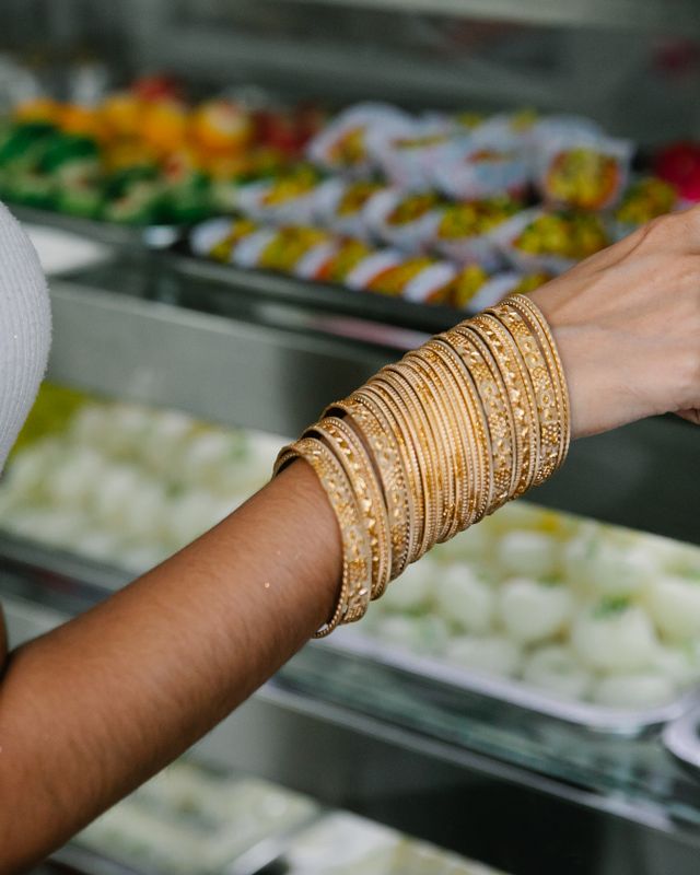 Bangles and Kappu, example style
